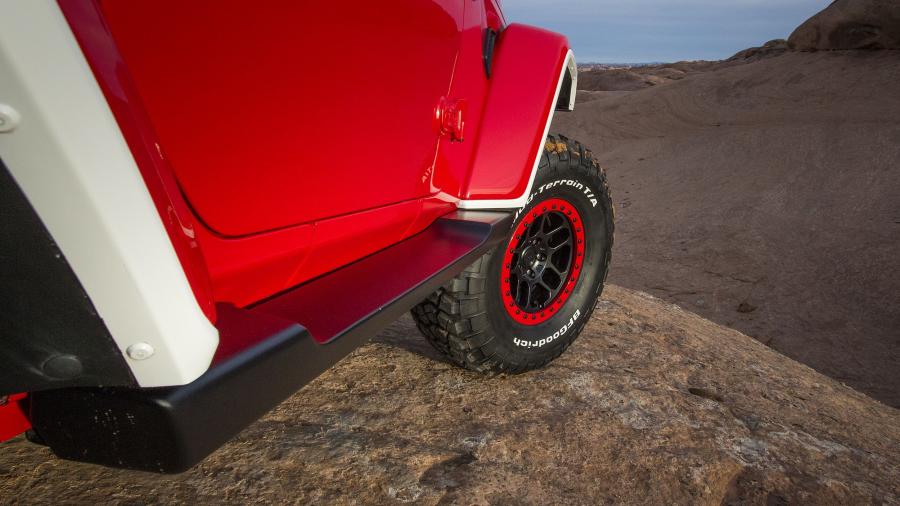 Детали экстерьера Jeep Jeepster (JL) 2018 года  (фото 24 из 40)